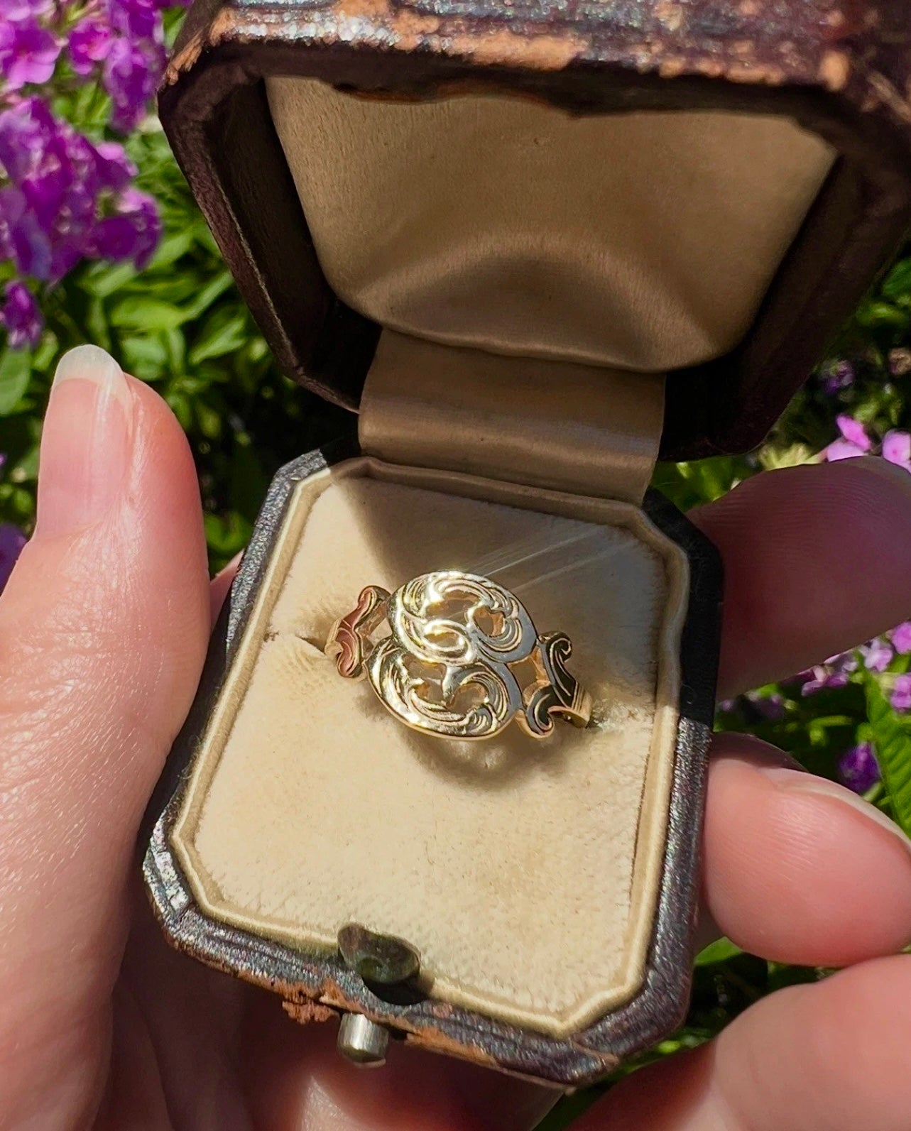 ANTIQUE • Art Deco 14k Engraved “E” Initial Ring Sz. 6.25