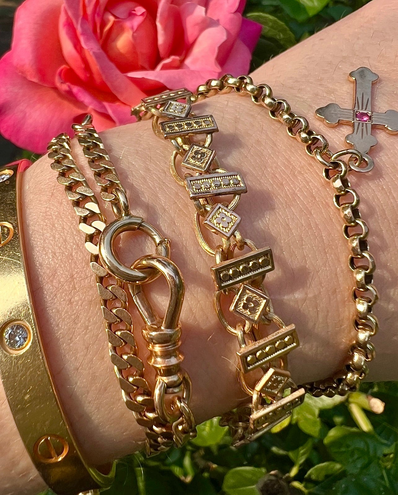 ANTIQUE • Victorian 14k Rolled-Gold Flower Motif Book Chain Bracelet