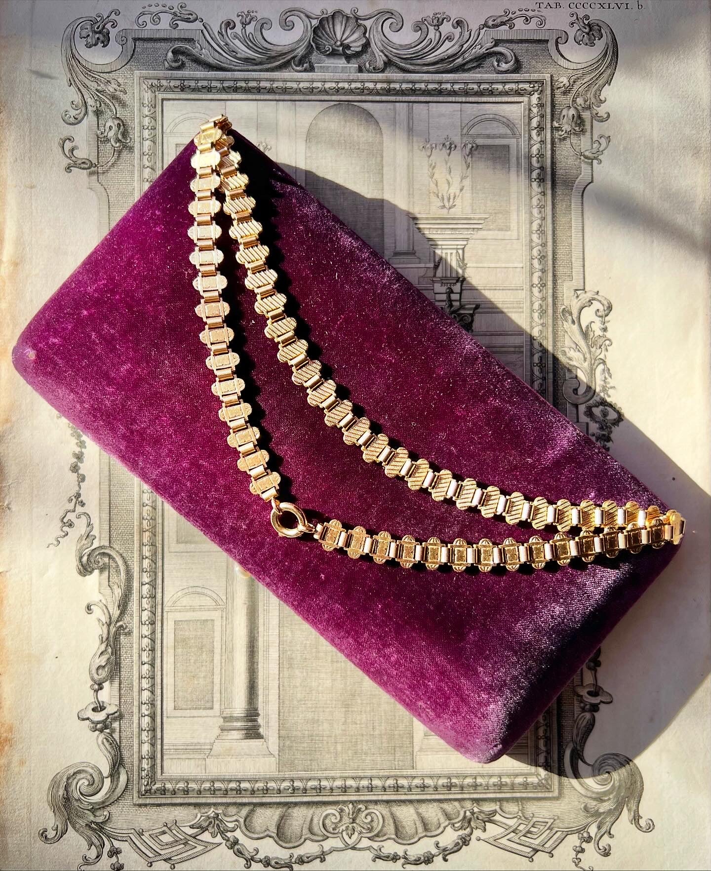 ANTIQUE • Victorian 9ct Yellow Gold Reversible Engraved Book Chain Collar Necklace