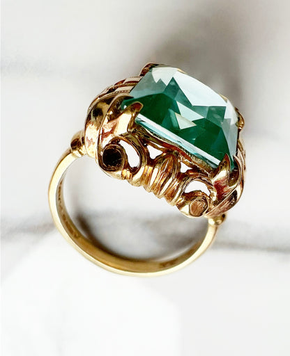 VINTAGE • Retro 10k Yellow Gold w/ Synthetic Green Tourmaline Ring Sz. 6.25