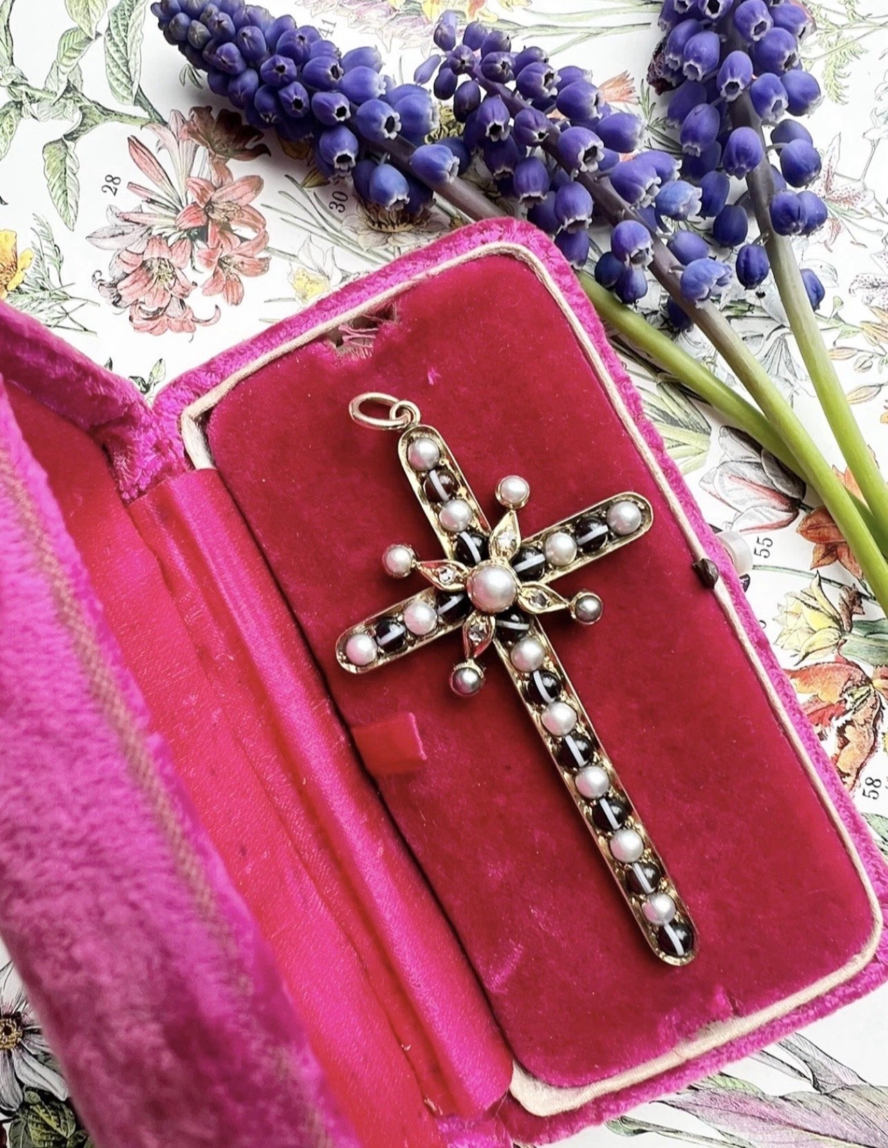 ANTIQUE • Victorian 14k Gold Banded Agate, Pearl & Rosecut Diamond Cross Pendant