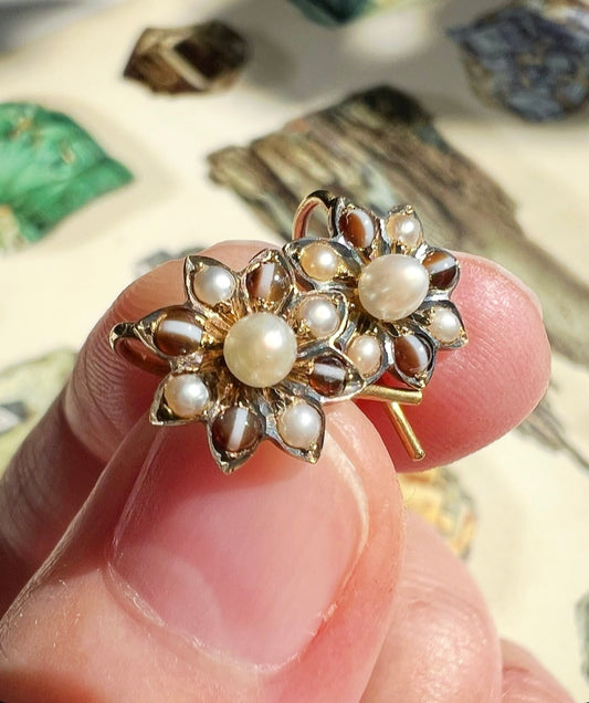 ANTIQUE • Victorian 18k Yellow Gold Banded Agate & Saltwater Pearl Flower Earrings