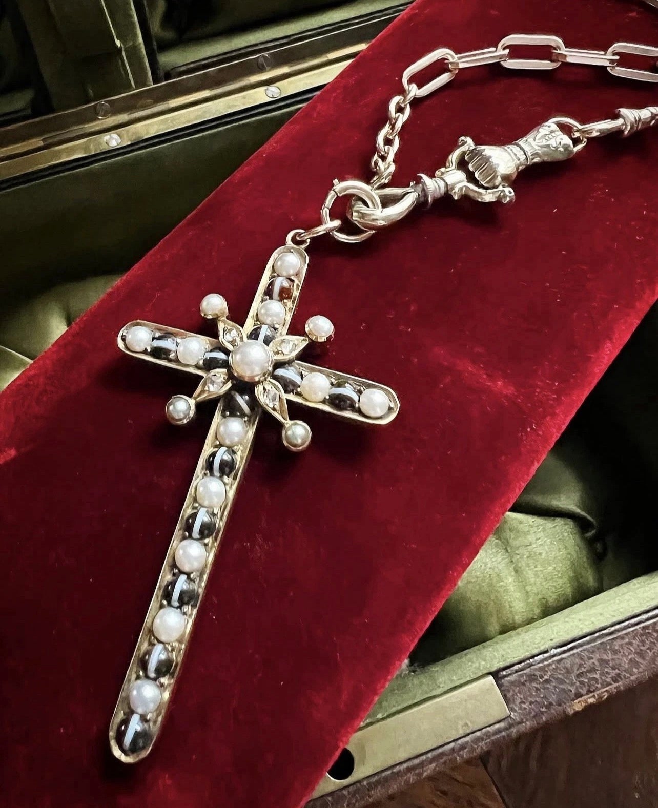 ANTIQUE • Victorian 14k Gold Banded Agate, Pearl & Rosecut Diamond Cross Pendant