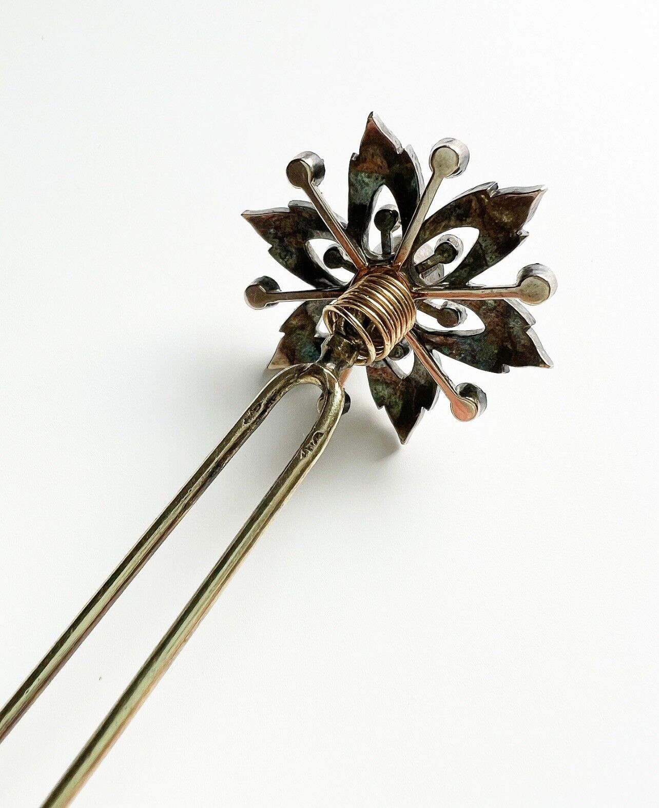 ANTIQUE • Victorian 14k Gold & Silver w/ Rose Cut Diamonds En Tremblant Flower Hair Pin