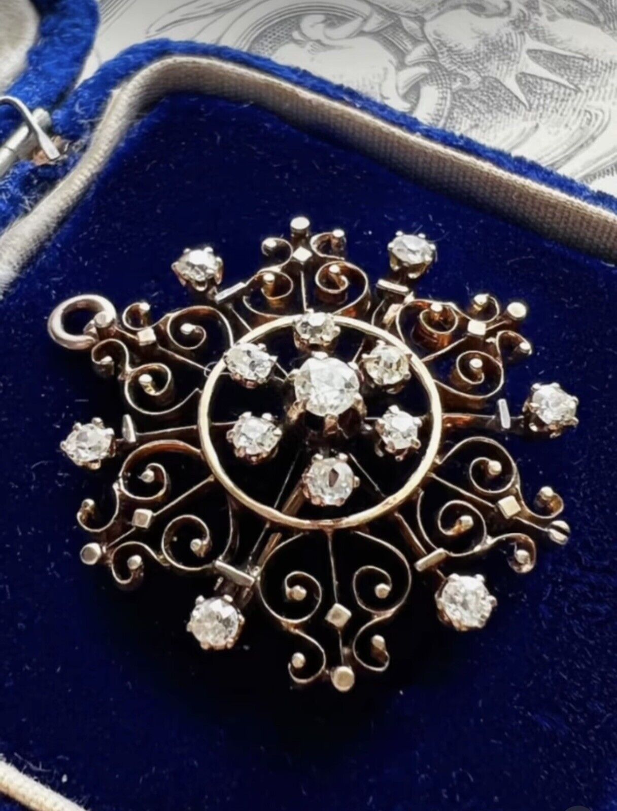 ANTIQUE • Victorian 14k Gold Old Mine Cut Diamond Snowflake Star Brooch Pendant