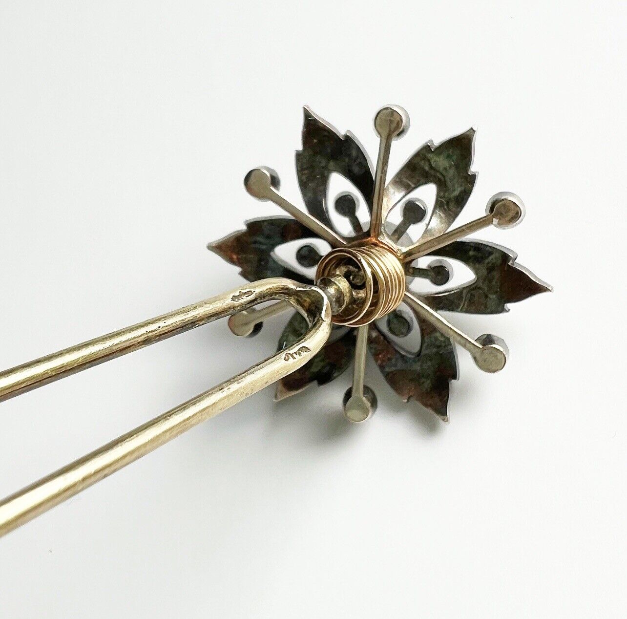 ANTIQUE • Victorian 14k Gold & Silver w/ Rose Cut Diamonds En Tremblant Flower Hair Pin